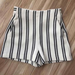 ザラ(ZARA)のZARAハイウェストショートパンツ(ショートパンツ)