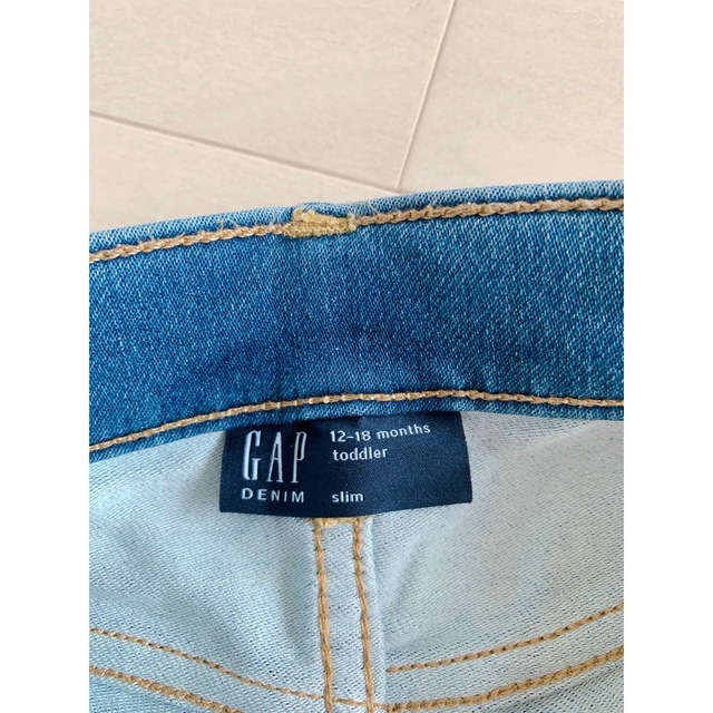 GAP(ギャップ)のGAP デニム　12〜18month キッズ/ベビー/マタニティのベビー服(~85cm)(パンツ)の商品写真