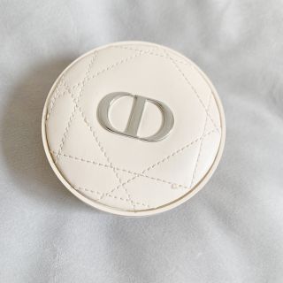 ディオール(Dior)のディオールスキン フォーエヴァー クッション パウダー ラベンダー(フェイスパウダー)