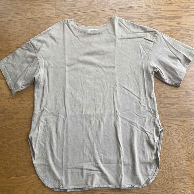 GU(ジーユー)のGU   Tシャツ　XLサイズ　 メンズのトップス(Tシャツ/カットソー(半袖/袖なし))の商品写真