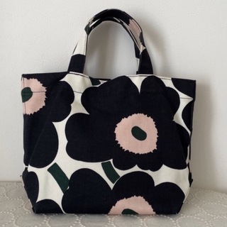 マリメッコ(marimekko)のmarimekko マリメッコ ウニッコ トートバッグ　ネイビー　ピンク(トートバッグ)