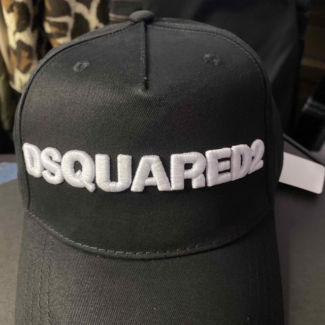 DSQUARED2 立体刺繍ブランドネーム ロゴ ベースボール キャップ