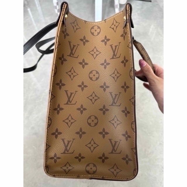 LOUIS VUITTON(ルイヴィトン)のルイヴィトン オンザゴー レディースのバッグ(ハンドバッグ)の商品写真