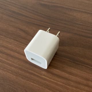 アップル(Apple)の【新品】　Apple 純正品 ACアダプタ　充電器(バッテリー/充電器)