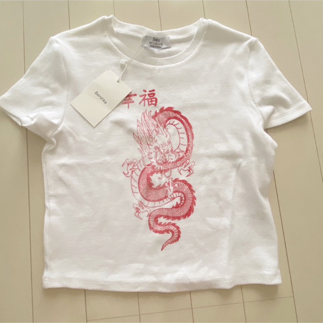 Bershka(ベルシュカ)のBershka ピチT ショート丈 Tシャツ レディースのトップス(Tシャツ(半袖/袖なし))の商品写真