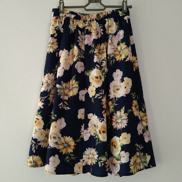 allamanda(アラマンダ)のallamanda　スカート　Mサイズ レディースのスカート(ひざ丈スカート)の商品写真