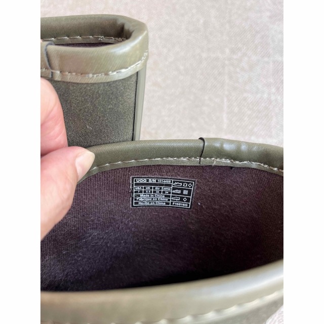 UGG(アグ)のryooon様専用　UGG レインシューズ　24センチ レディースの靴/シューズ(レインブーツ/長靴)の商品写真