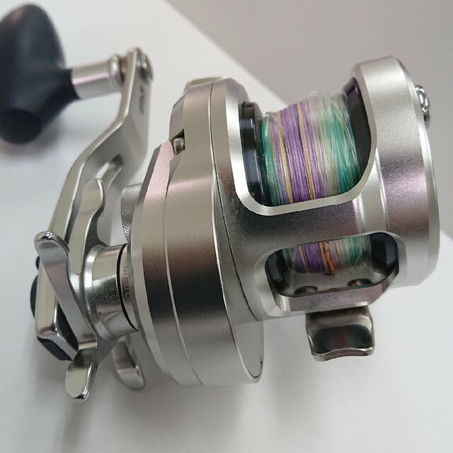 SHIMANO(シマノ)の17 オシアジガー1000HG 右ハンドル スポーツ/アウトドアのフィッシング(リール)の商品写真