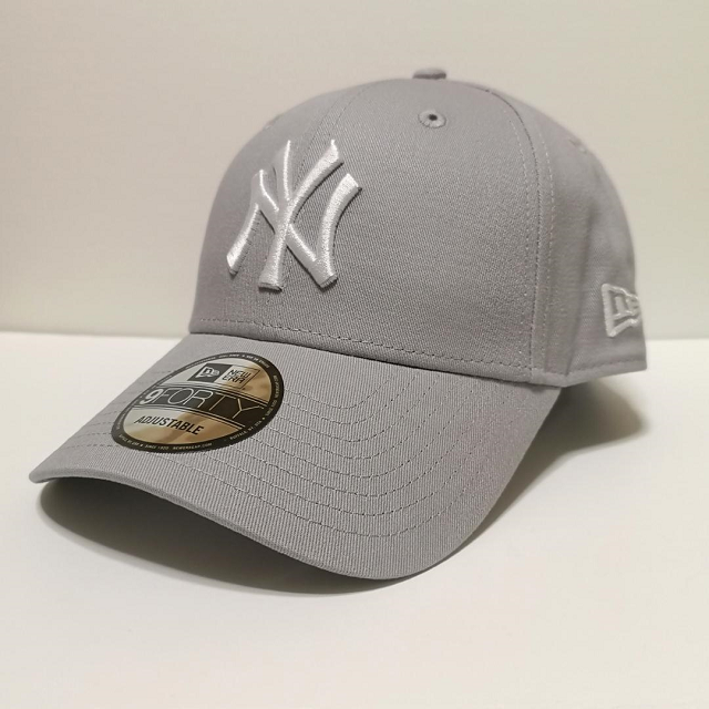 NEW ERA(ニューエラー)のNEW ERA ニューエラ NY ヤンキース 9FORTY グレー 正規品 メンズの帽子(キャップ)の商品写真