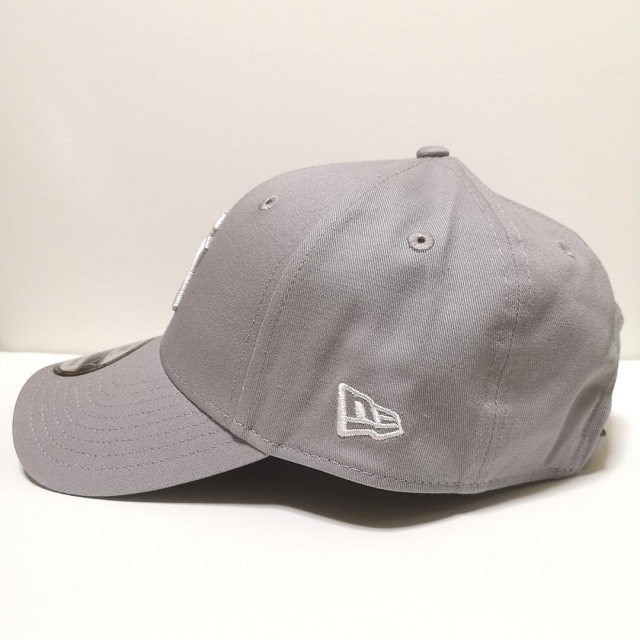 NEW ERA(ニューエラー)のNEW ERA ニューエラ NY ヤンキース 9FORTY グレー 正規品 メンズの帽子(キャップ)の商品写真