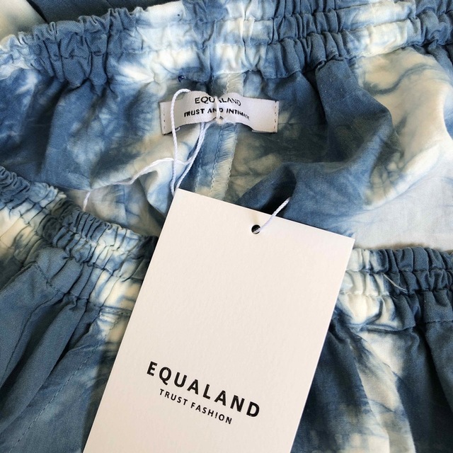 未使用　EQUALAND 藍染めコットン リラックスパンツ レディースのパンツ(カジュアルパンツ)の商品写真