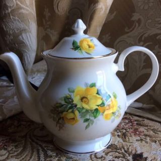 ロイヤルアルバート(ROYAL ALBERT)の送料込❣️英国製 希少　Royalgrafton  ティーポット(食器)