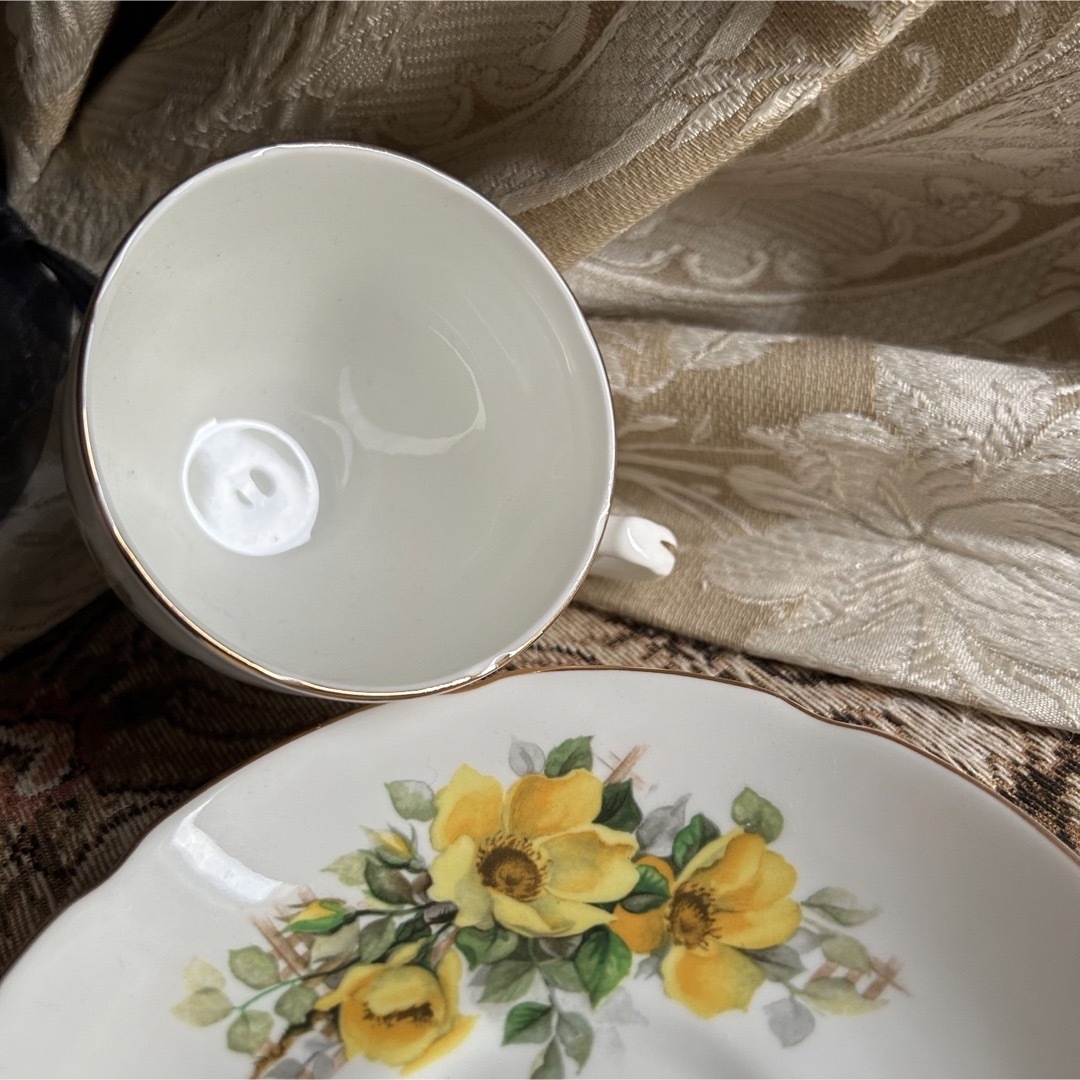 ROYAL ALBERT(ロイヤルアルバート)の英国製 希少　Royalgrafton  カップ&ソーサー　1客 インテリア/住まい/日用品のキッチン/食器(食器)の商品写真