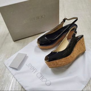 ジミーチュウ(JIMMY CHOO)のジミーチュウ オープントゥ ウェッジ ストラップ パテント サンダル 36.5(サンダル)