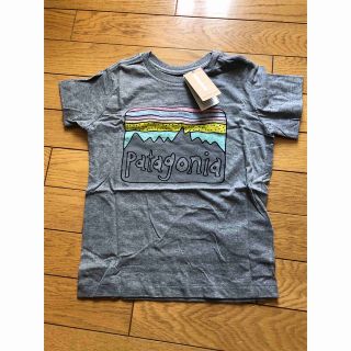 パタゴニア(patagonia)のパタゴニア４Ｔ　新品未使用Ｔシャツ(Tシャツ/カットソー)