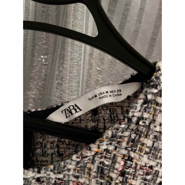 ZARA(ザラ)のZARA ツイードペプラムトップス レディースのトップス(シャツ/ブラウス(半袖/袖なし))の商品写真