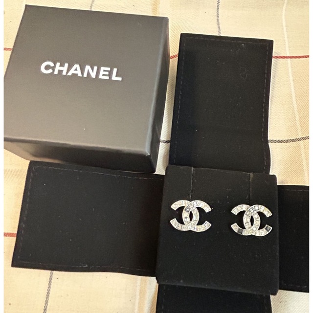 CHANEL(シャネル)のCHANEL シャネル　ビジュー　ピアス　ストーン　ココマーク レディースのアクセサリー(ピアス)の商品写真