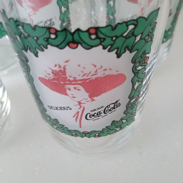 コカ・コーラ(コカコーラ)のコカ・コーラ　レディグラス　非売品 インテリア/住まい/日用品のキッチン/食器(グラス/カップ)の商品写真