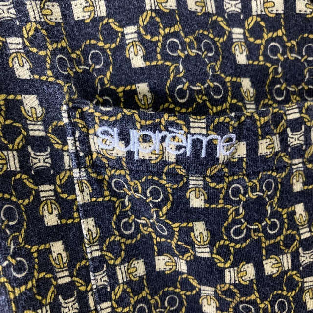 Supreme(シュプリーム)のXL　シュプリーム☆　刺繍ロゴ入り総柄半袖ポロシャツ　入手困難即完売品 メンズのトップス(ポロシャツ)の商品写真