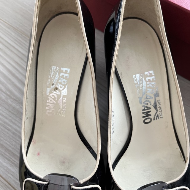 Salvatore Ferragamo - フェラガモ 黒 パンプス 7D の通販 by とまと