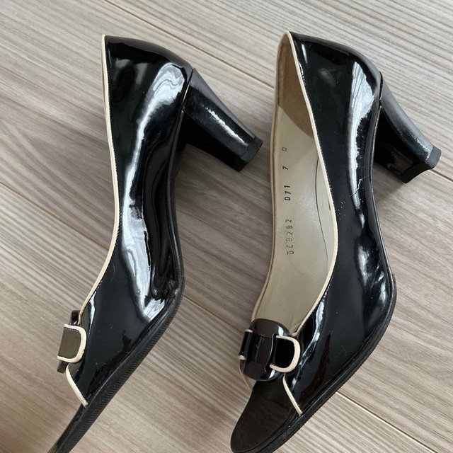 Salvatore Ferragamo - フェラガモ 黒 パンプス 7D の通販 by とまと