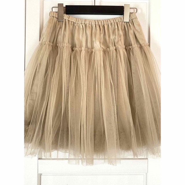 Bilitis dix-sept ans(ビリティスディセッタン)のベージュのチュールスカート レディースのスカート(ひざ丈スカート)の商品写真