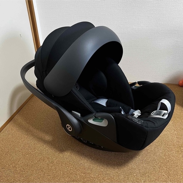 cybex(サイベックス)のcybex CloudZ2 i-Size 入手困難カラー！！ キッズ/ベビー/マタニティの外出/移動用品(自動車用チャイルドシート本体)の商品写真