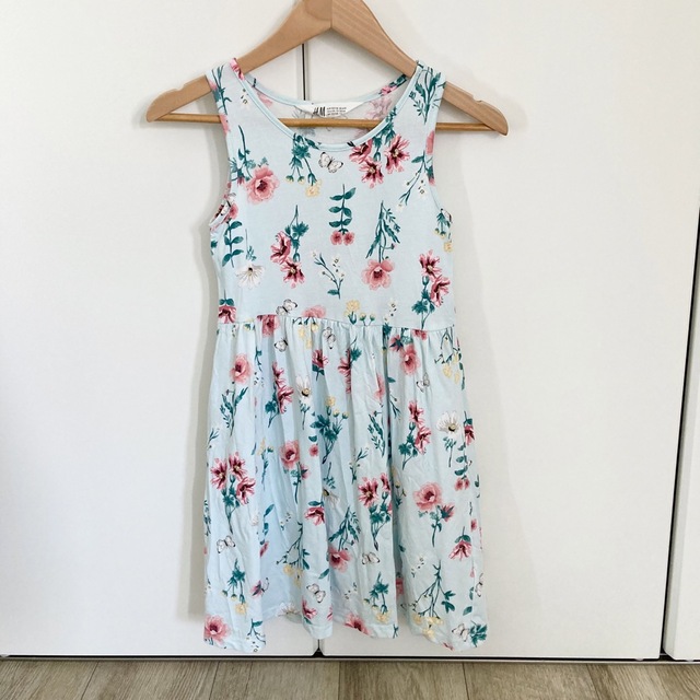 H&M(エイチアンドエム)の120【H＆M】花柄ワンピース キッズ/ベビー/マタニティのキッズ服女の子用(90cm~)(ワンピース)の商品写真