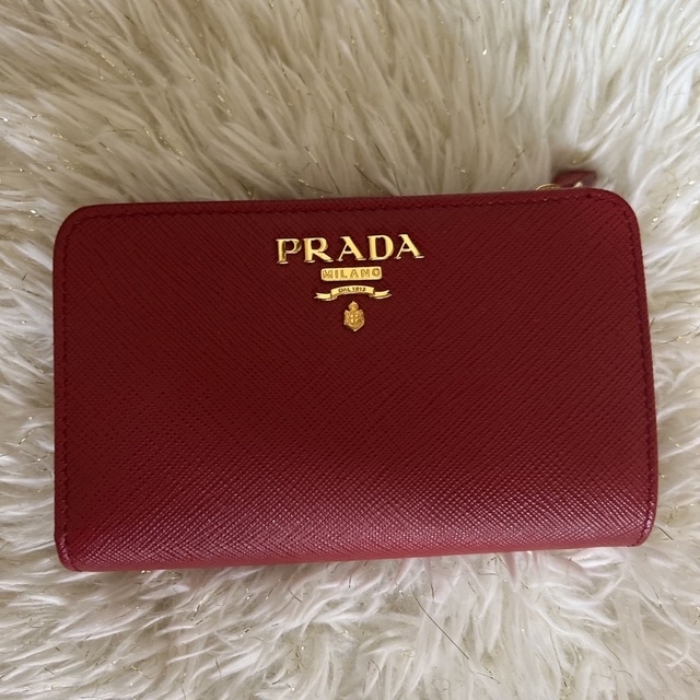 PRADA(プラダ)のPRADA 財布　新品未使用　 レディースのファッション小物(財布)の商品写真