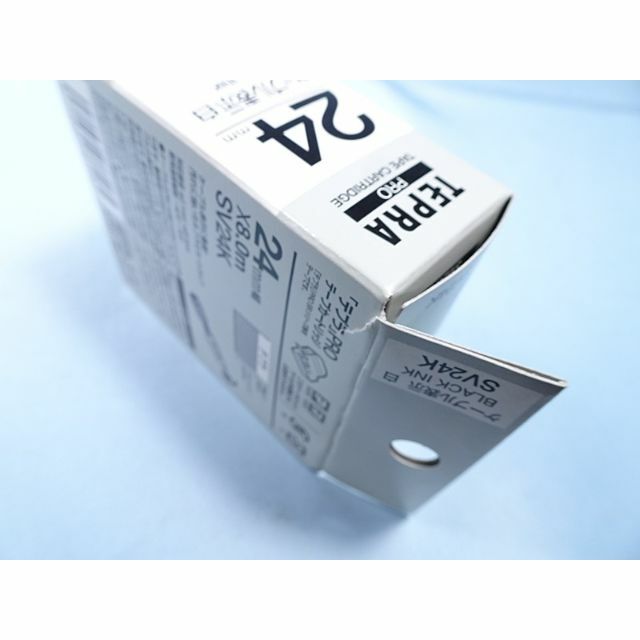 キングジム(キングジム)のキングジム テープカートリッジ◆ケーブル表示ラベル　SV24K テプラ インテリア/住まい/日用品のオフィス用品(その他)の商品写真