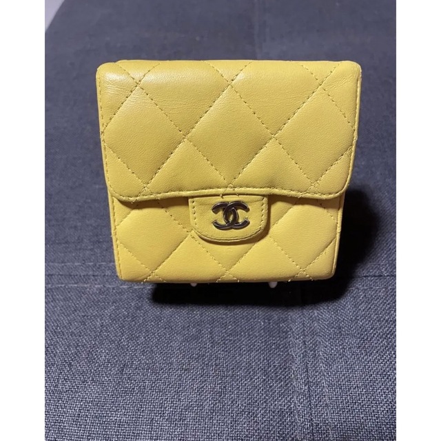CHANEL - シャネルCHANEL両面開きコンパクトウォレット イエローの通販