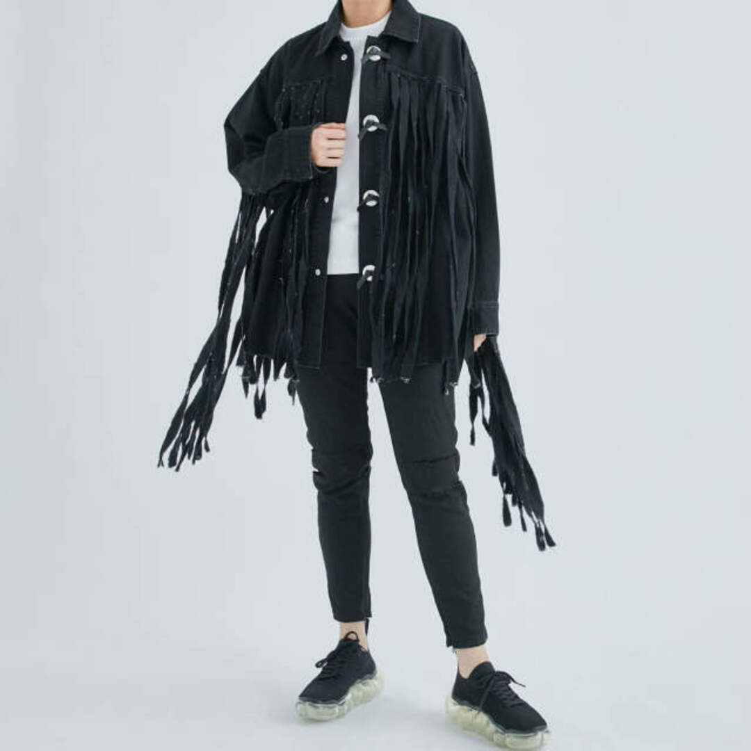 TOGA(トーガ)のTOGA トーガ 23SS 日本製 Denim Fringe Jacket デニムフリンジジャケット TZ31-FC903 38(M) Black Gジャン メタルコンチョ オーバーサイズ アウター【中古】【TOGA】 レディースのジャケット/アウター(Gジャン/デニムジャケット)の商品写真