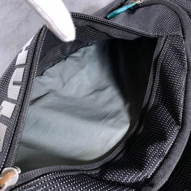 THULE(スーリー)の00s THULE ワンショルダー スリング ボディバッグ 黒 y2k メンズのバッグ(ボディーバッグ)の商品写真