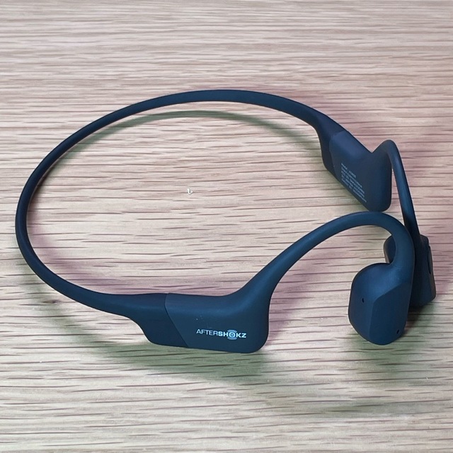 AfterShokz Aeropex Cosmic Black AS800 スマホ/家電/カメラのオーディオ機器(ヘッドフォン/イヤフォン)の商品写真