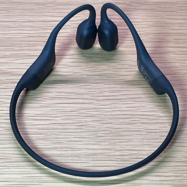 AfterShokz Aeropex Cosmic Black AS800 スマホ/家電/カメラのオーディオ機器(ヘッドフォン/イヤフォン)の商品写真