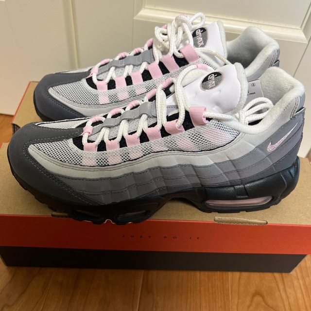 NIKE エアマックス95 ピンクフォーム 24センチ NIKE エアマックス95 ピンクフォーム 24センチ