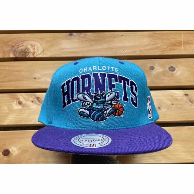 MITCHELL & NESS(ミッチェルアンドネス)のCharlotte Hornets Hardwood Snapback CAP メンズの帽子(キャップ)の商品写真