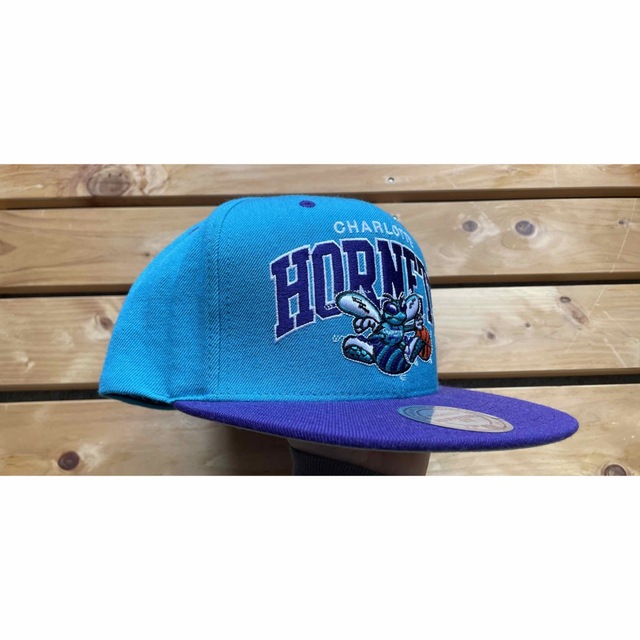 MITCHELL & NESS(ミッチェルアンドネス)のCharlotte Hornets Hardwood Snapback CAP メンズの帽子(キャップ)の商品写真