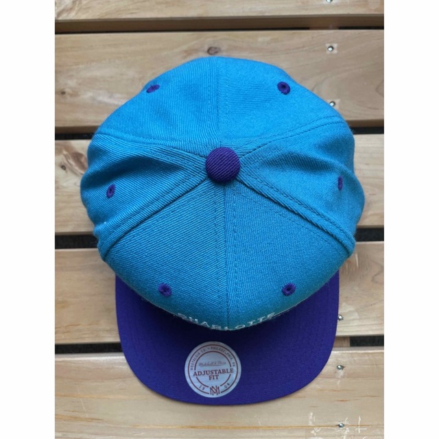 MITCHELL & NESS(ミッチェルアンドネス)のCharlotte Hornets Hardwood Snapback CAP メンズの帽子(キャップ)の商品写真