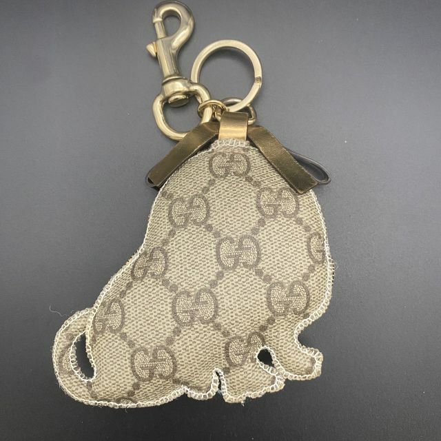 Gucci - GUCCI グッチ グッチョリ 犬 キーリング チャームの通販 by