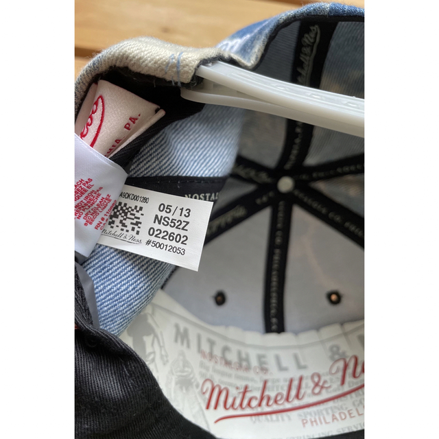 MITCHELL & NESS(ミッチェルアンドネス)のmitchell&ness “RAIDERS” ブリーチデニムキャップ メンズの帽子(キャップ)の商品写真