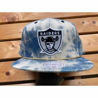 ミッチェルアンドネス(MITCHELL & NESS)のmitchell&ness “RAIDERS” ブリーチデニムキャップ(キャップ)