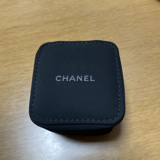 CHANEL(シャネル)のCHANEL時計ケース　シャネル時計ポーチ レディースのファッション小物(ポーチ)の商品写真