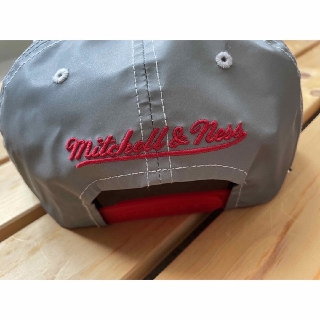 MITCHELL & NESS(ミッチェルアンドネス)のmitchell&ness “Miami Heat” リフレクターキャップ メンズの帽子(キャップ)の商品写真