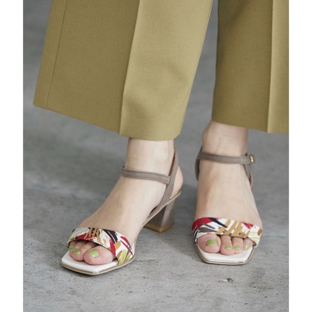 carino 美品　オープントゥパンプス レディースの靴/シューズ(サンダル)の商品写真