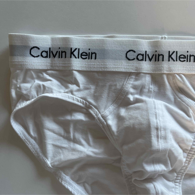 Calvin Klein(カルバンクライン)のカルバンクライン　メンズビキニ　M(S) ホワイト　白ブリーフ　メンズインナー メンズのアンダーウェア(その他)の商品写真