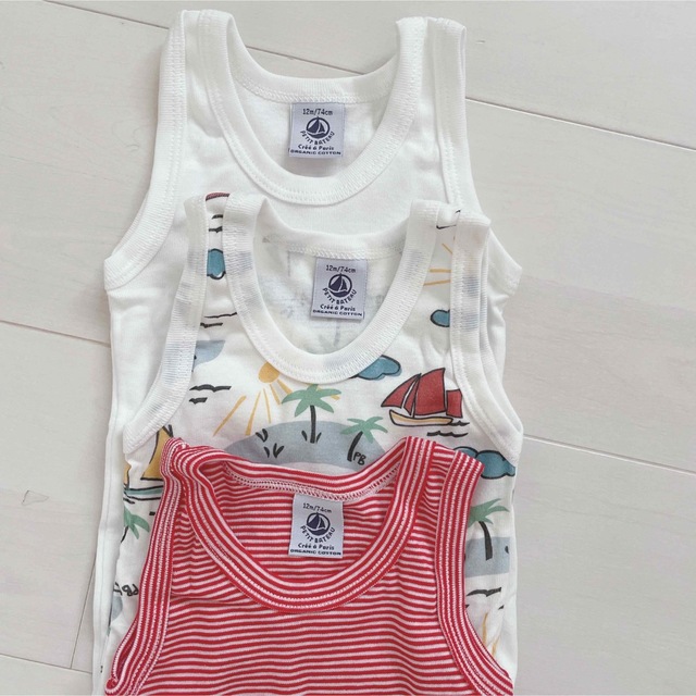 PETIT BATEAU(プチバトー)のSALE★プチバトー　タンクトップボディ3枚組　12m キッズ/ベビー/マタニティのベビー服(~85cm)(ロンパース)の商品写真