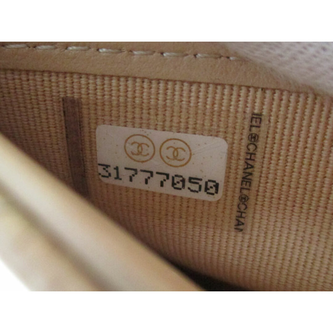 CHANEL - CHANEL 二つ折り 長財布 マトラッセ ココマーク CHANEL - CHANEL 二つ折り 長財布 マトラッセ ココマーク