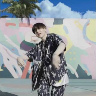 希少 SUGA着用 2017 SAINT LAURENT ドレスシャツ BTS www.alberobello.se