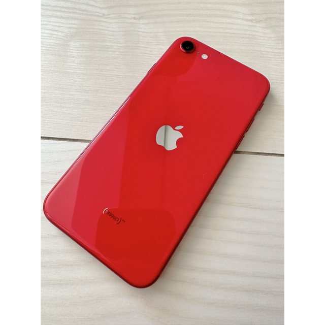 iPhone(アイフォーン)の美品　iPhoneSE 128GB red SIMフリー スマホ/家電/カメラのスマートフォン/携帯電話(スマートフォン本体)の商品写真